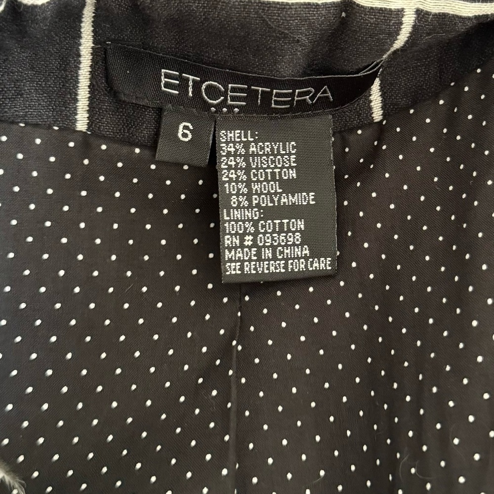 Women’s Blazer/Jacket EUC - Picture 3 of 8
